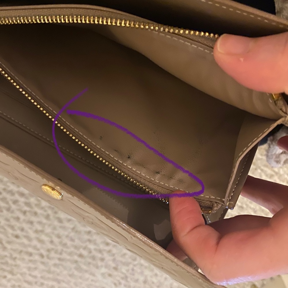 Louis Vuitton Sarah Wallet in Vernis Monogram - Picture 5 of 11